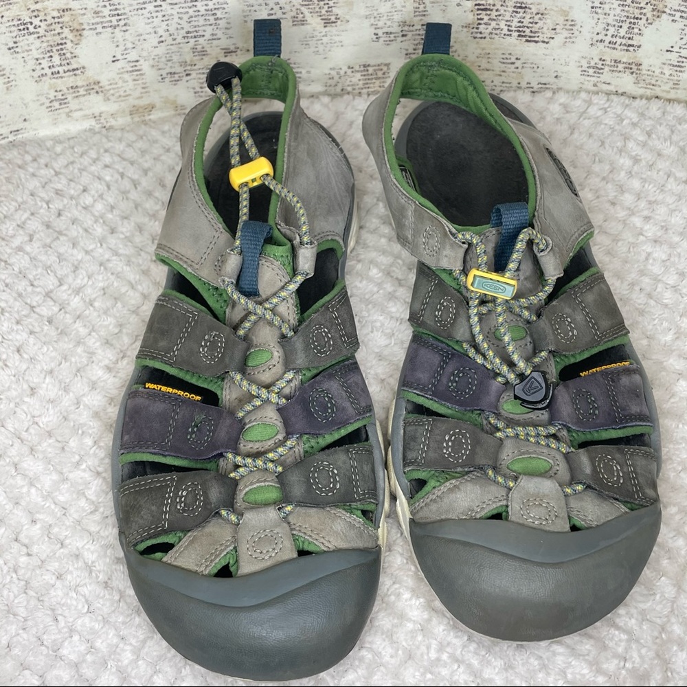 Keen water proof sandals size 8.5 great condition